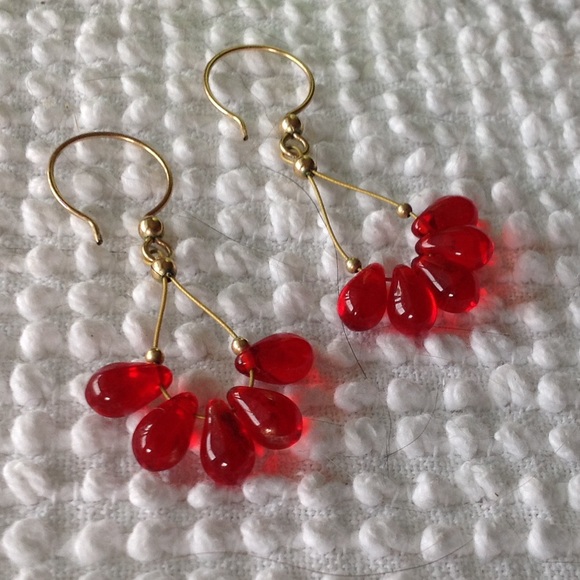 Accessories - Gold & red earrings